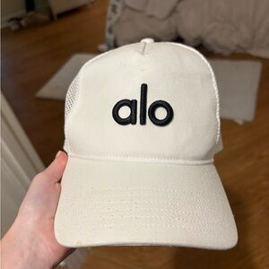 ALO Yoga Trucker Hat